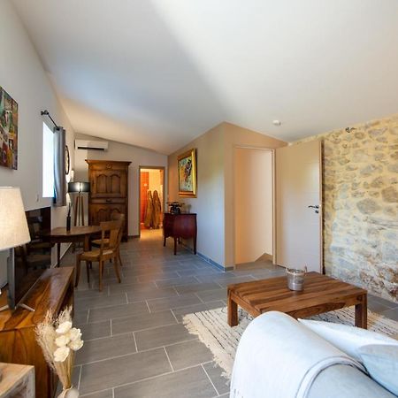 La Maison De Livia, Chambres D'Hotes, Piscine Chauffee, Proche Uzes, Nimes, Ales Sauzet  المظهر الخارجي الصورة