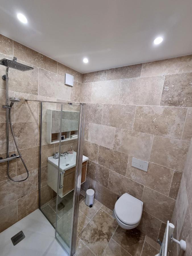 La Maison De Livia, Chambres D'Hotes, Piscine Chauffee, Proche Uzes, Nimes, Ales Sauzet  المظهر الخارجي الصورة